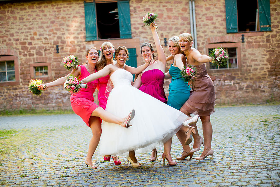 Stimmung auf einem Foto mit Frauen auf Hochzeit