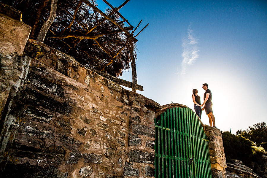 verliebte im Ausland fotografieren, fotoidee für Paarshooting auf Mallorca