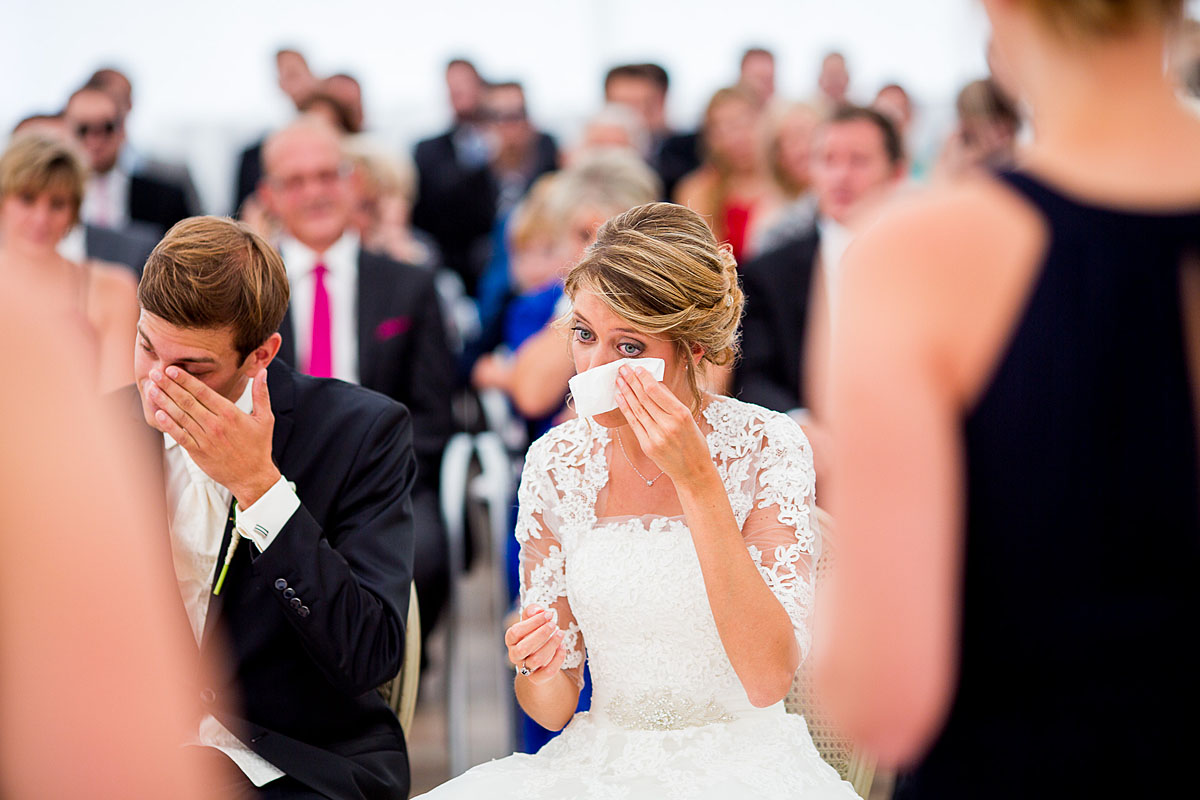 Braut und Bräutigam weinen, hochzeit, Feier, Trauung Zeremonie