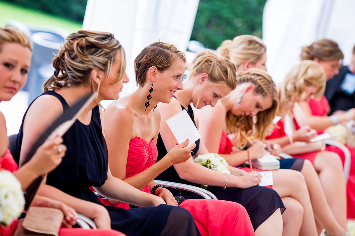 Bridemates auf Hochzeit, Trauzeuginnen Trauung Organerie Mondorf