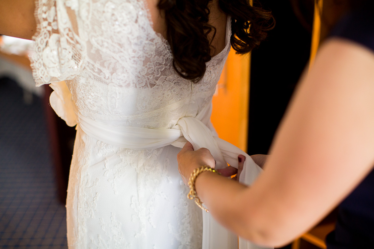 Sippelshof Hochzeit Fulda Brautkleid anziehen