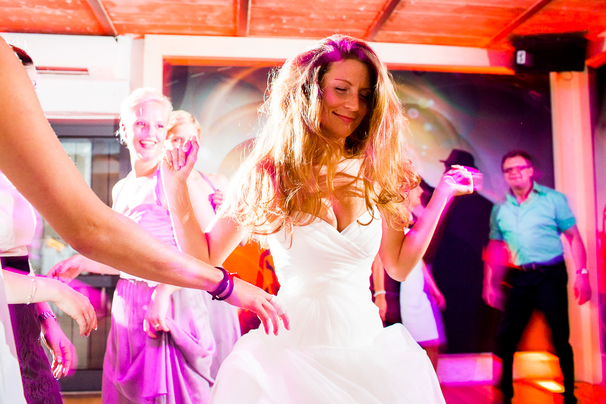 Tanzende Braut