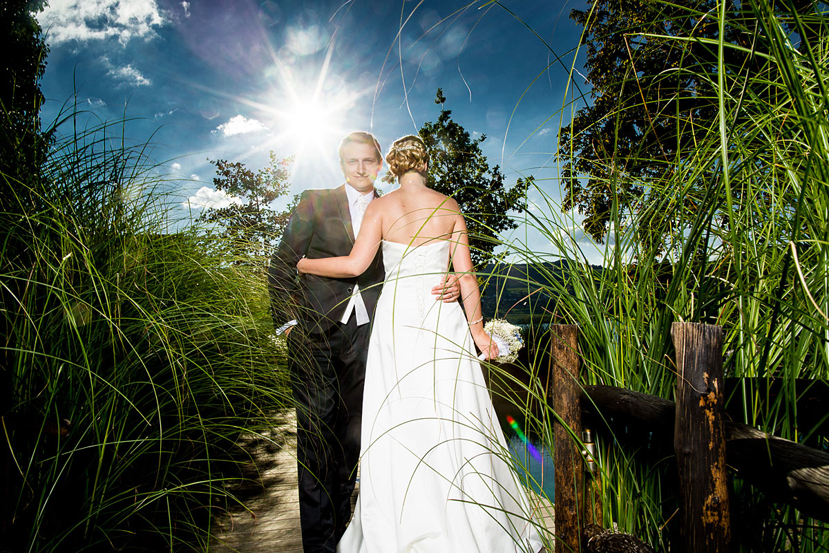 Brautpaarshooting in Hallwill am See in der Schweiz Hochzeitsfotograf