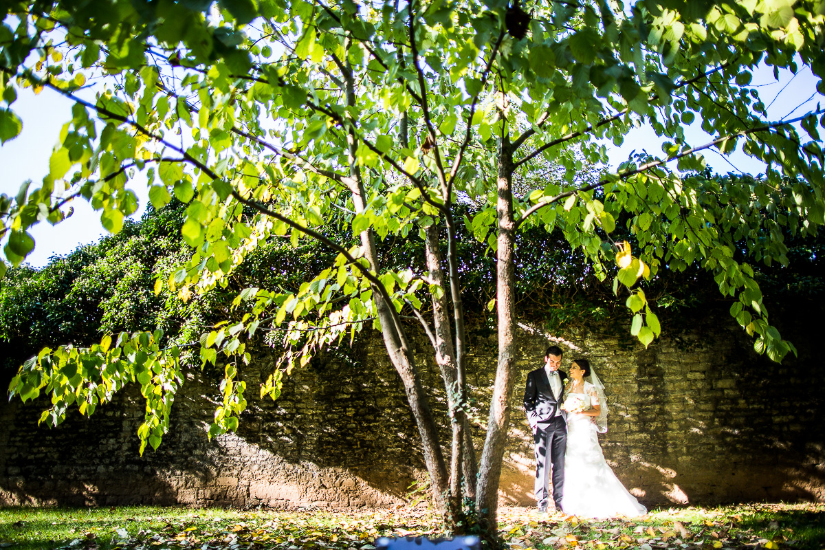 Hochzeitsportrait an Mauer Würzbrug