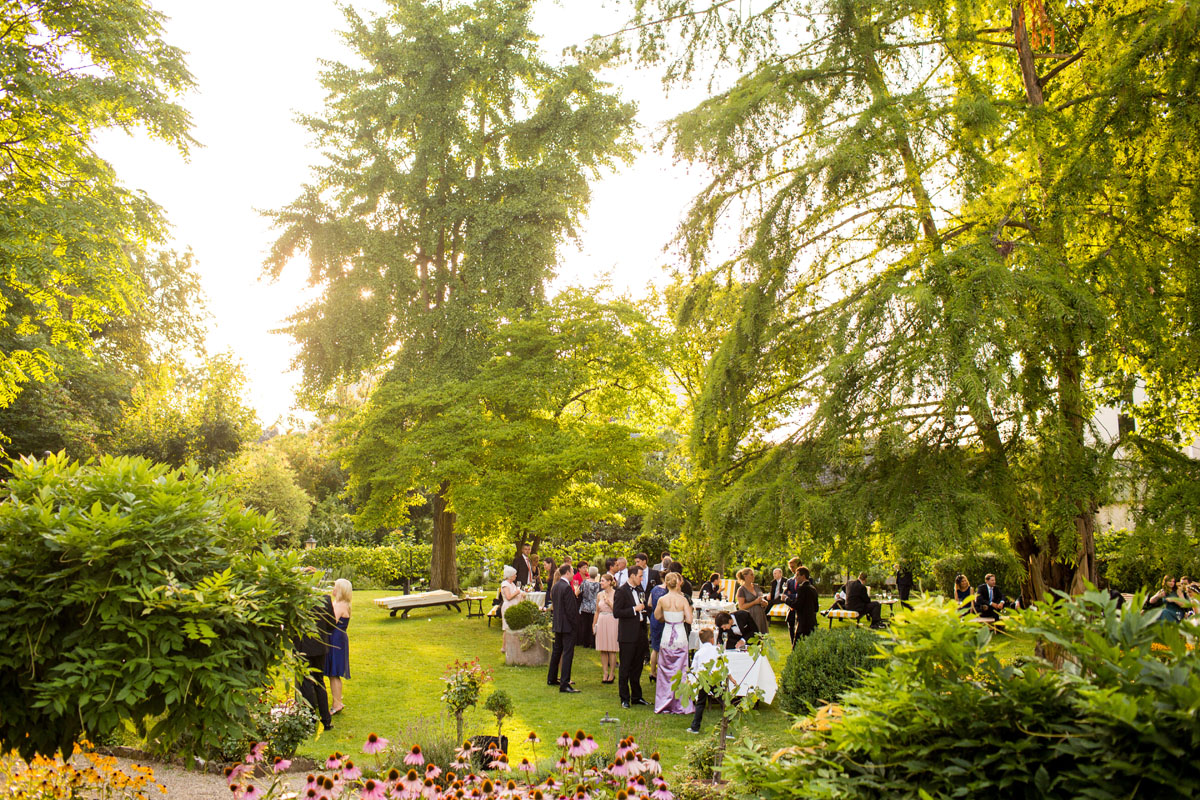 Hochzeit im Garten des Kronenschlösschen im Rheingau