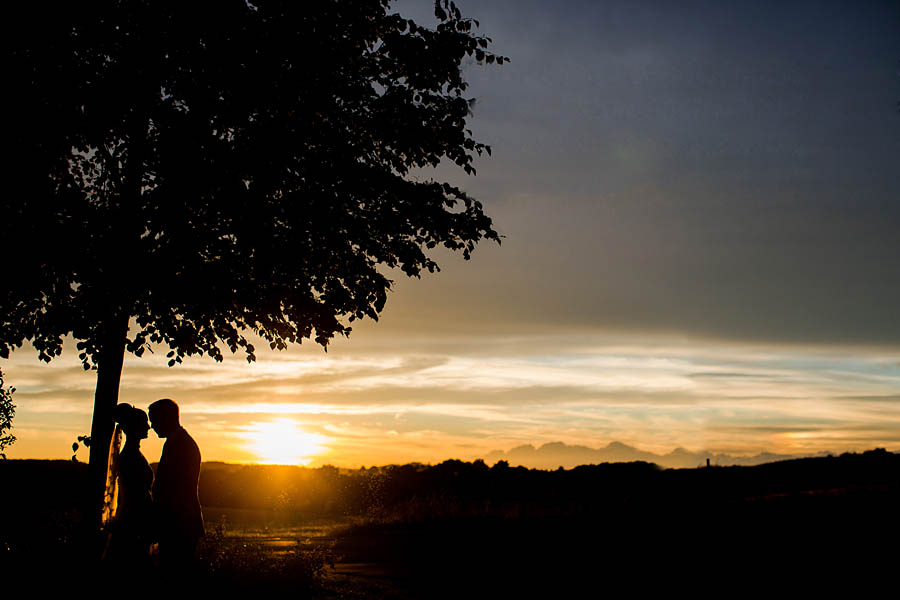 Schattenfoto bei Sonnenuntergang