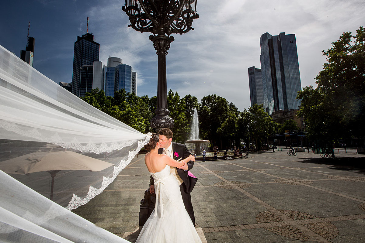 Hochzeitsportrait in Frankfurt Hochzeitsbild alte Oper