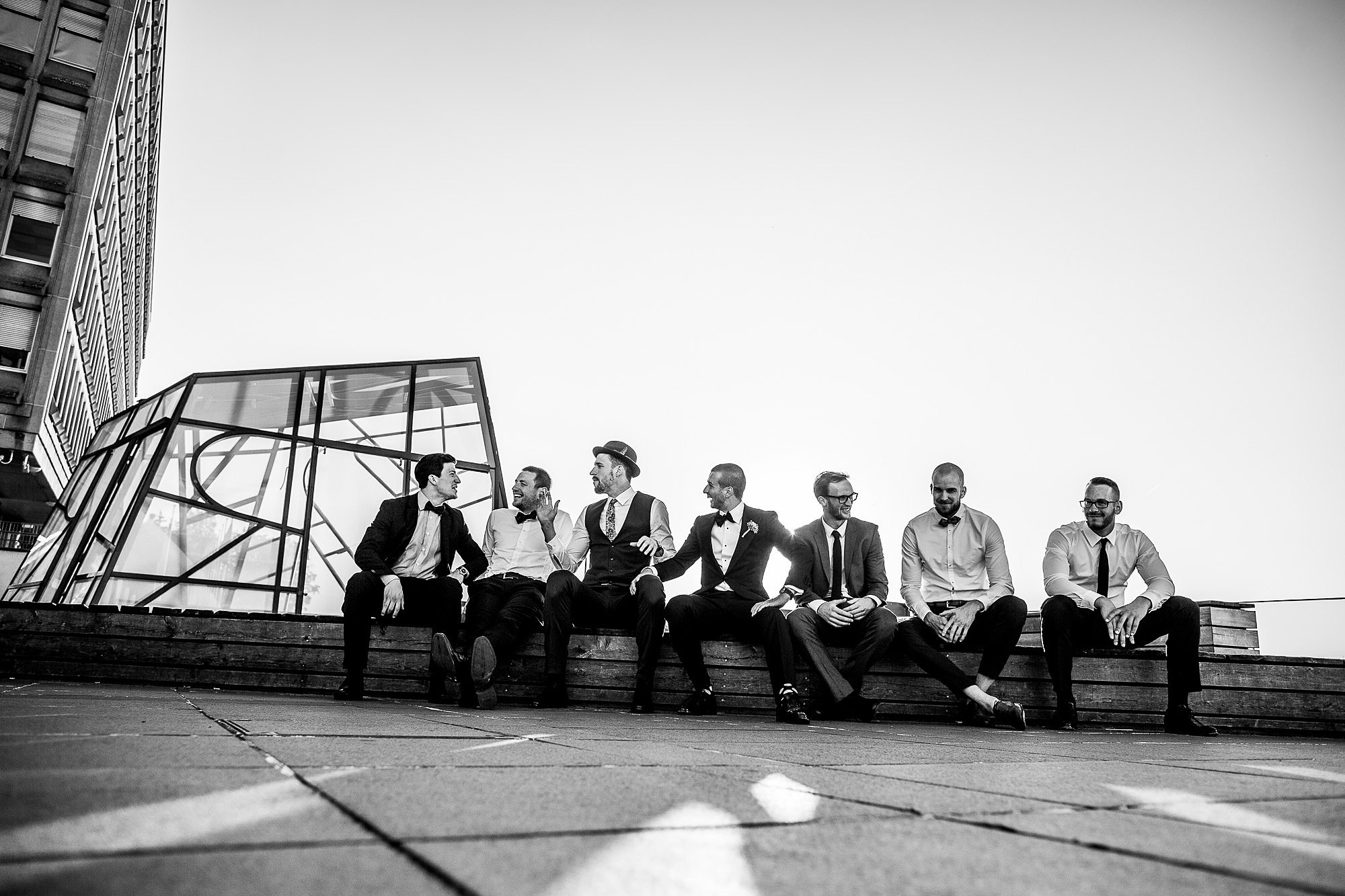 The Groom and his gang Luxemburg, portrait, schwarzweiß, Groom, suit, Boys, Männer, Picture, having fun, wedding, Traumhochzeit