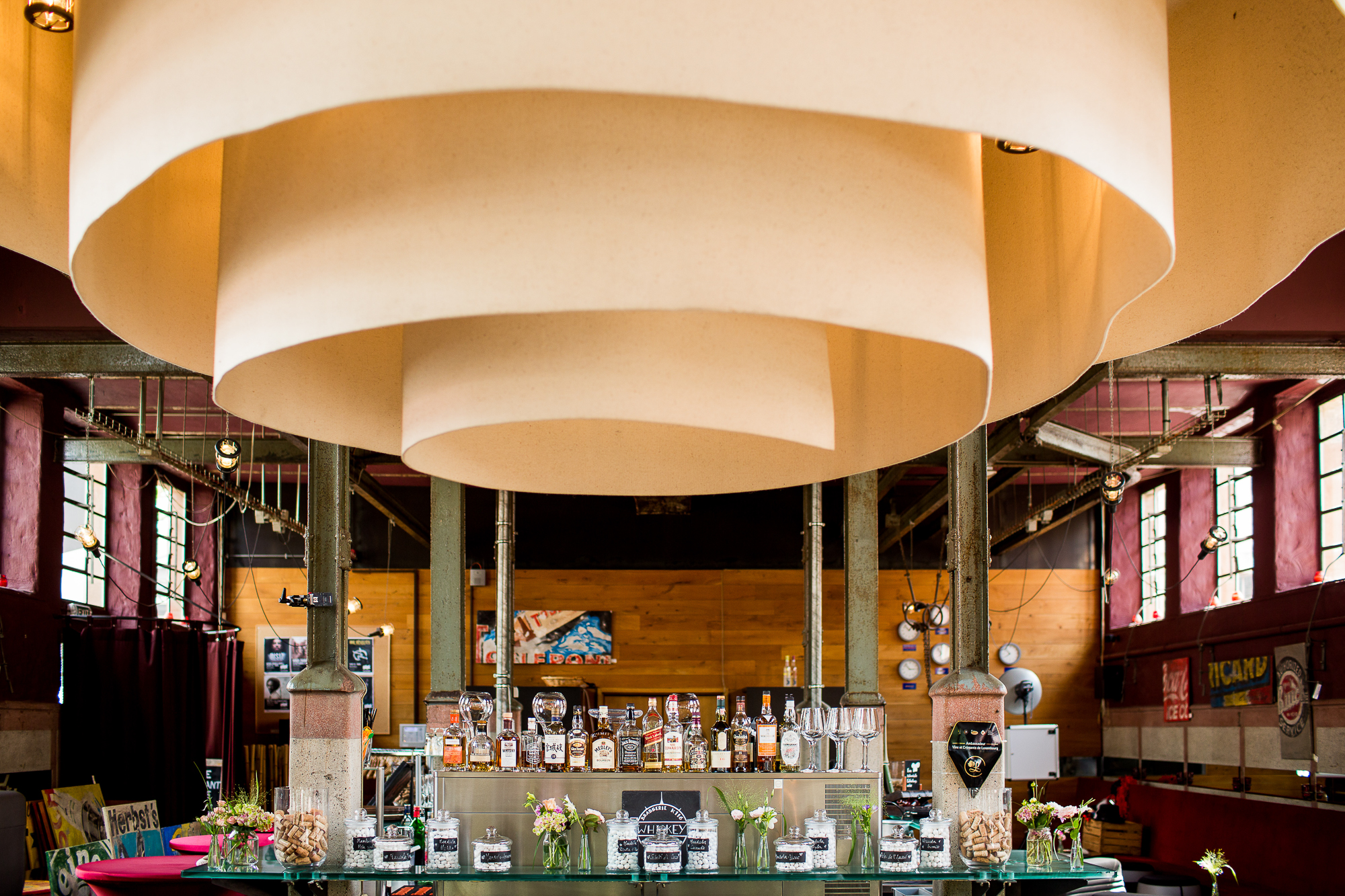 Luxemburg, Hochzeit, Bar, Rockhal, Traumhochzeit, Hochzeit mal anders, Whiskey, Gin, Braut, Reportage