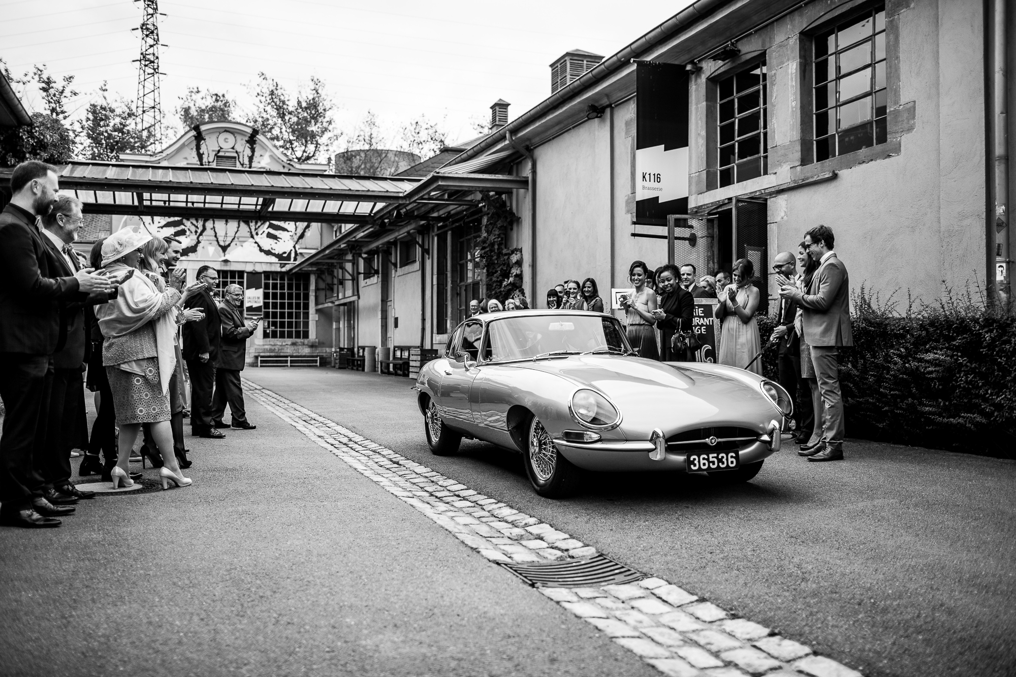 Luxemburg, Hochzeit, Oldtimer, wedding car, arrival, hochzeitslocation, blackandwhite, aufregung, seltesten jaguar, jaguar, auto