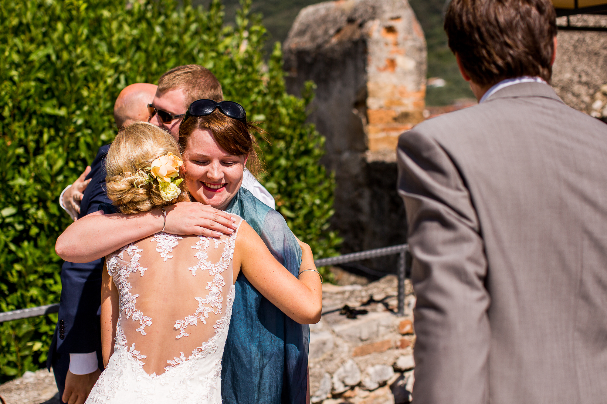 Glückwünsche, Hochzeit, Umarmung, happy, lace, rücken, Hochzeitskleid, Hochsteckfrisur, Brautkleid, 